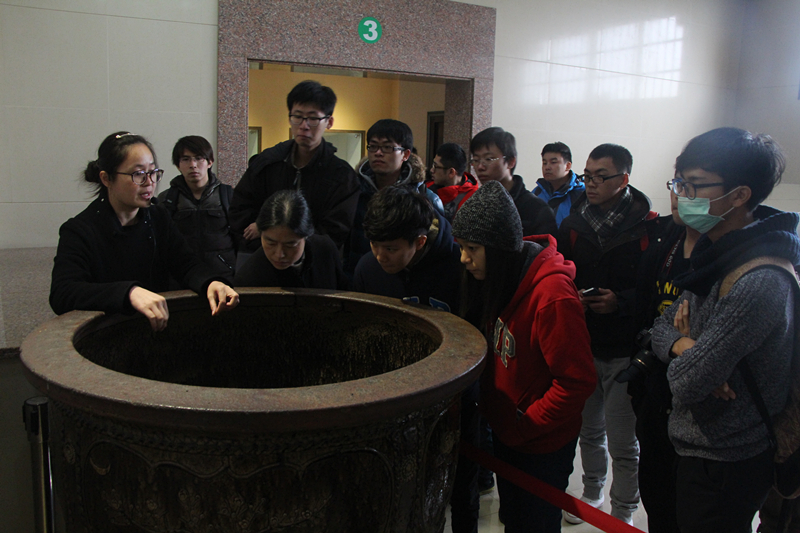 2015.12.2“台湾学子看无锡”文化交流团到馆参观学习。