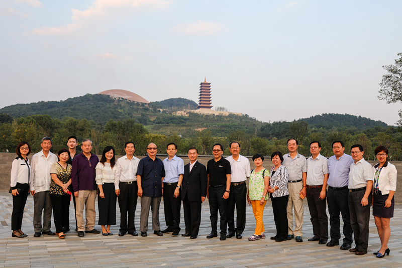 2016年9月22日国民党副主席胡志强来访牛首山。